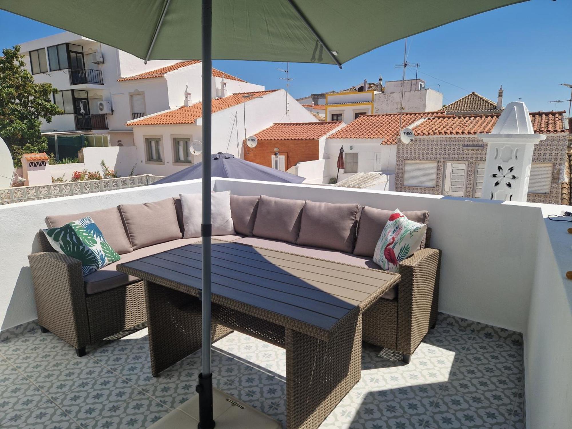 House With Private Roof Terrace In Centre Villa ตาวิรา ภายนอก รูปภาพ