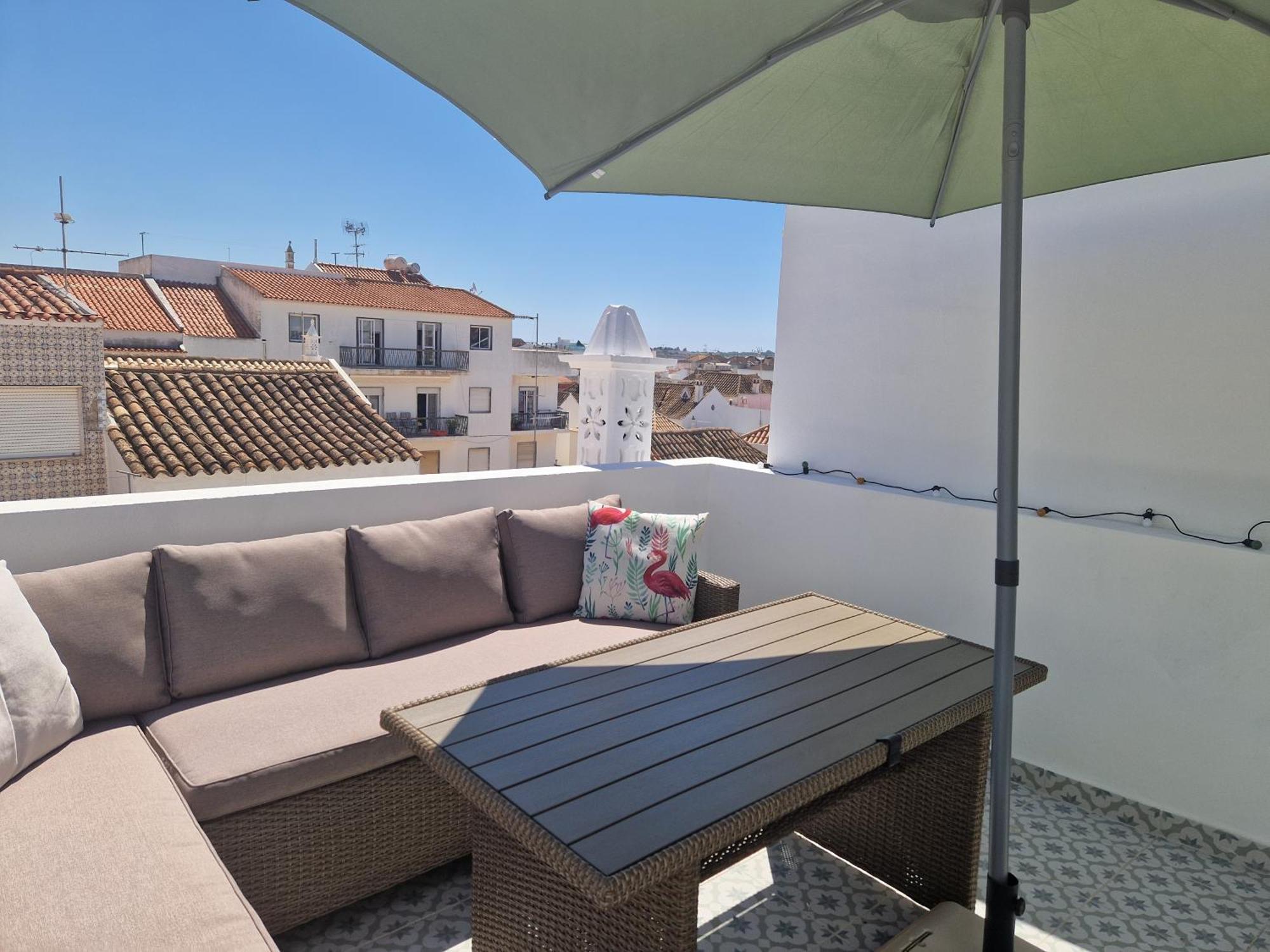 House With Private Roof Terrace In Centre Villa ตาวิรา ภายนอก รูปภาพ
